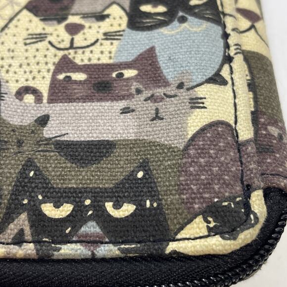 Unionbay Zip Around Bifold Wallet Cat Design w/ Wrist Strap - Picture 2 of 12